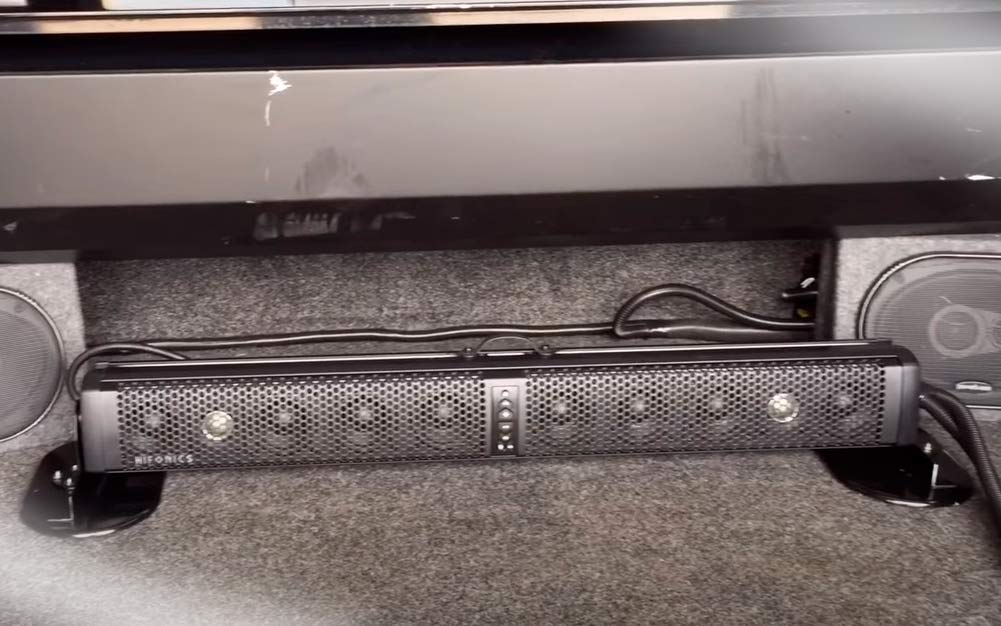 Soundbars can be Installed in Multiple Spots in a Car